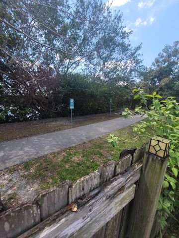 8448 NW 196th Terrace, Hialeah, FL 33015