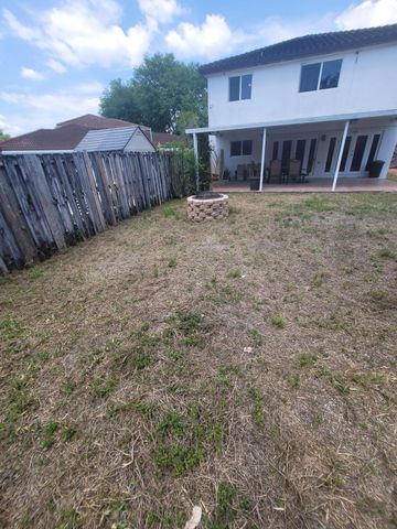 8448 NW 196th Terrace, Hialeah, FL 33015