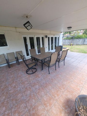 8448 NW 196th Terrace, Hialeah, FL 33015