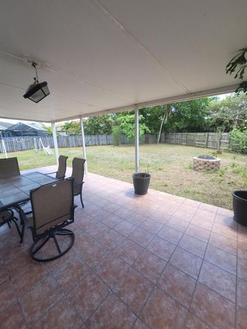 8448 NW 196th Terrace, Hialeah, FL 33015