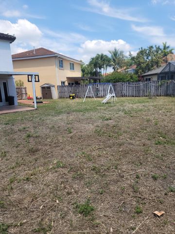 8448 NW 196th Terrace, Hialeah, FL 33015