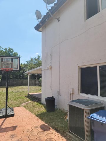 8448 NW 196th Terrace, Hialeah, FL 33015