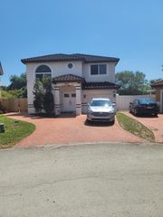 8448 NW 196th Terrace, Hialeah, FL 33015
