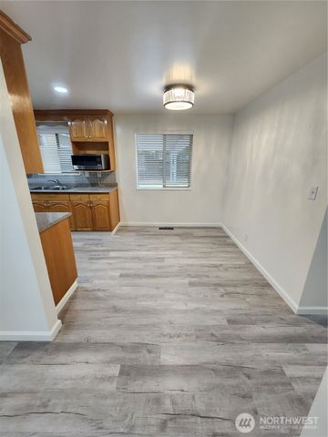 8810 NE 187th Street, Bothell, WA 98011