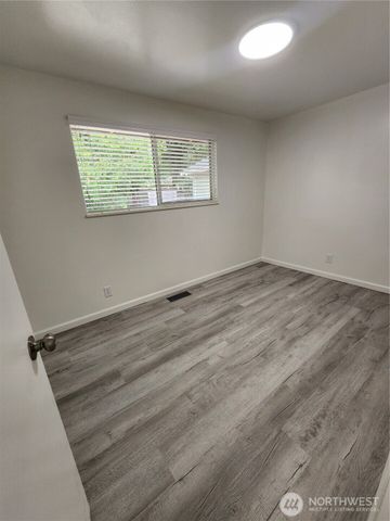 8810 NE 187th Street, Bothell, WA 98011