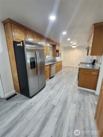 8810 NE 187th Street, Bothell, WA 98011