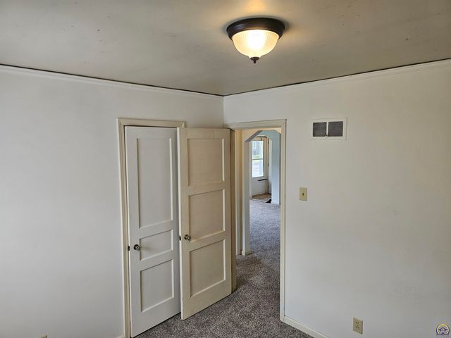 1200 SW Frazier AVE, Topeka, KS 66604