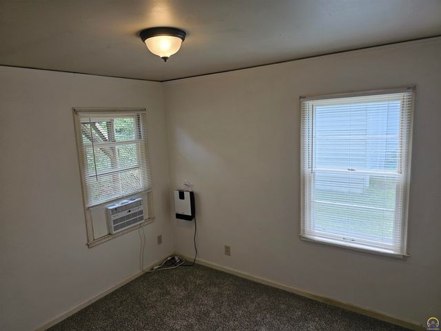 1200 SW Frazier AVE, Topeka, KS 66604