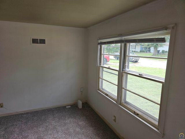 1200 SW Frazier AVE, Topeka, KS 66604