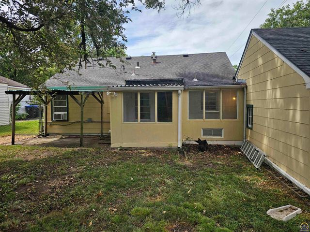 1200 SW Frazier AVE, Topeka, KS 66604