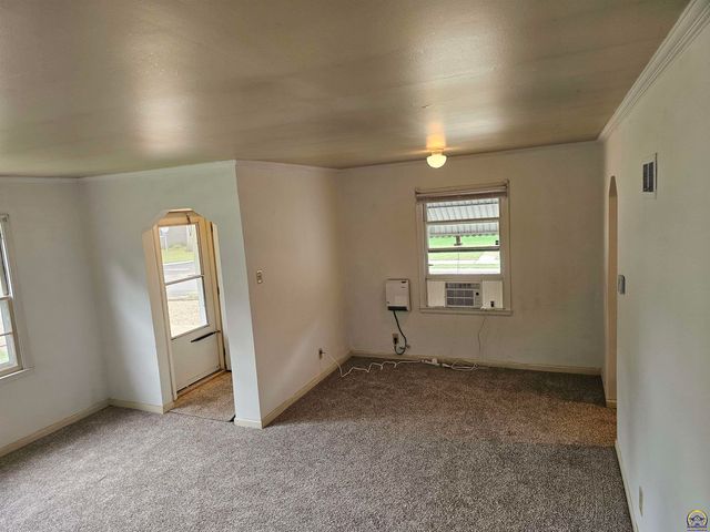 1200 SW Frazier AVE, Topeka, KS 66604