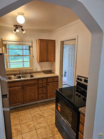 1200 SW Frazier AVE, Topeka, KS 66604
