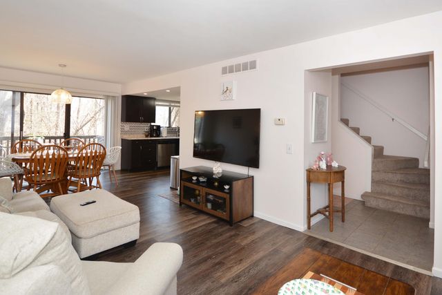 230 Falkirk Court, Kalamazoo Twp, MI 49006