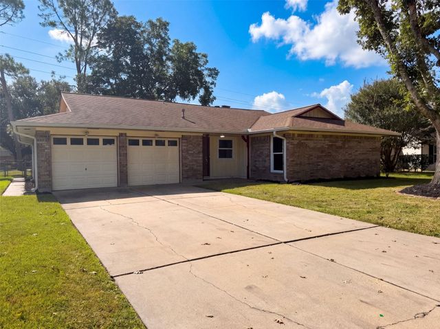609 Heather Lane, Friendswood, TX 77546