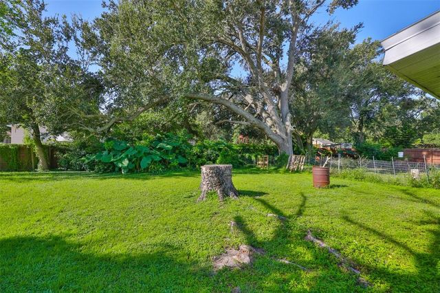 11507 VALENCIA DRIVE B, Seffner, FL 33584