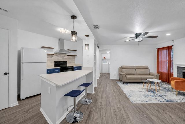 4500 E Oltorf ST D410, Austin, TX 78741