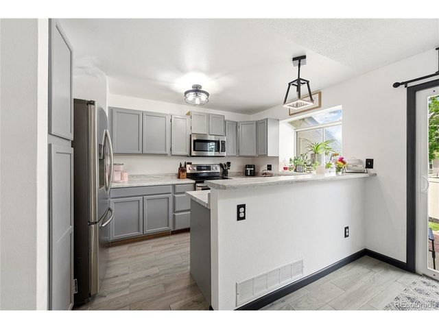 9713 W Chatfield Ave G, Littleton, CO 80128