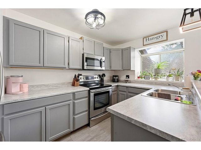 9713 W Chatfield Ave G, Littleton, CO 80128