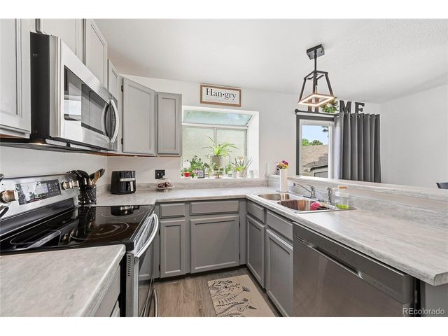 9713 W Chatfield Ave G, Littleton, CO 80128