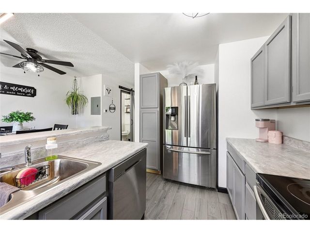 9713 W Chatfield Ave G, Littleton, CO 80128
