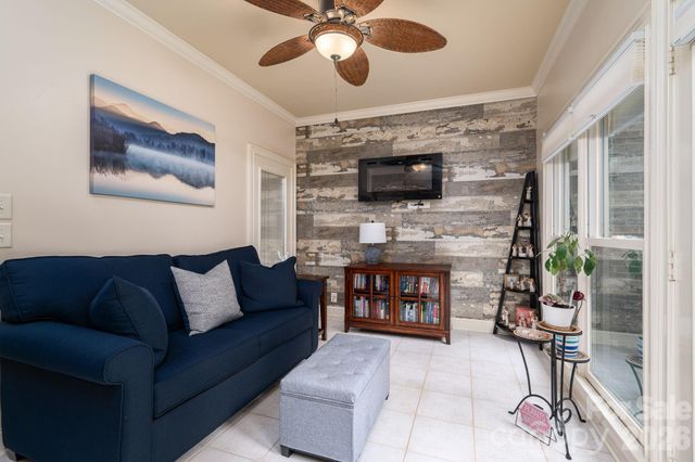 725 Hanna Woods Drive, Cramerton, NC 28032