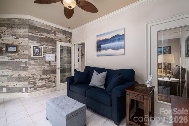 725 Hanna Woods Drive, Cramerton, NC 28032