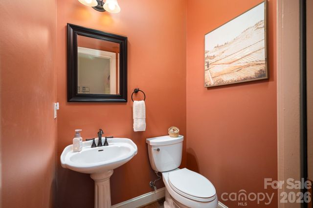 725 Hanna Woods Drive, Cramerton, NC 28032