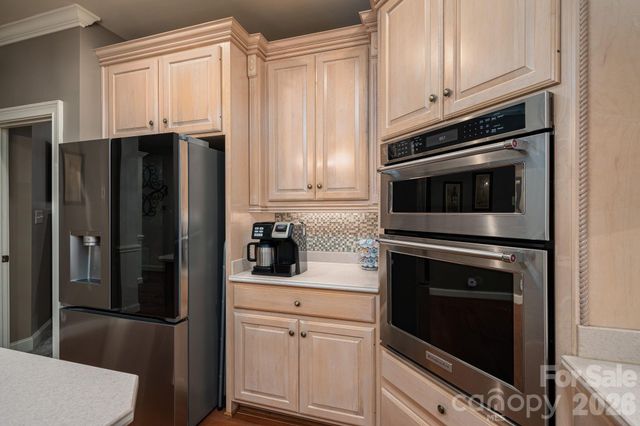 725 Hanna Woods Drive, Cramerton, NC 28032
