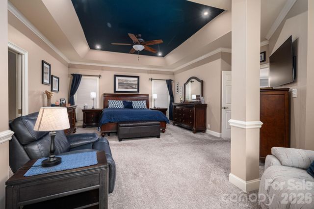 725 Hanna Woods Drive, Cramerton, NC 28032