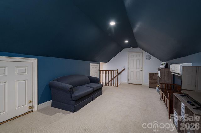 725 Hanna Woods Drive, Cramerton, NC 28032