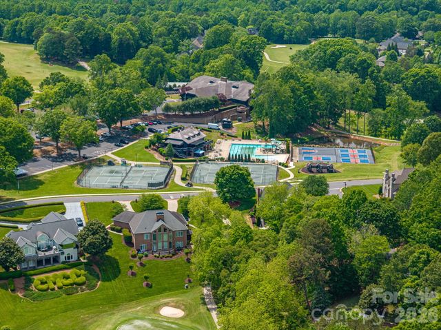 725 Hanna Woods Drive, Cramerton, NC 28032