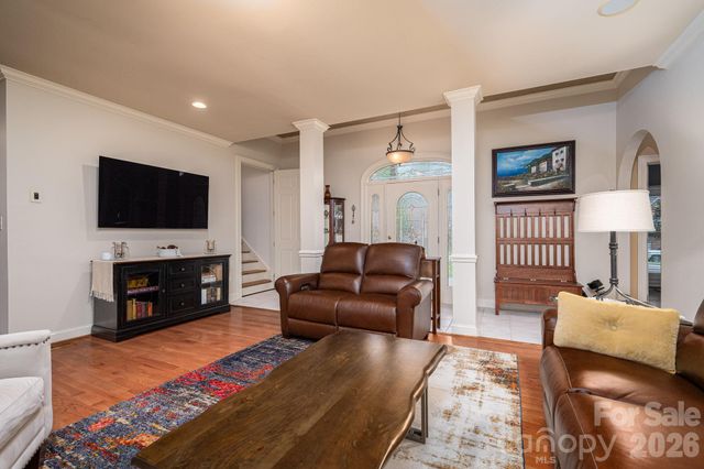 725 Hanna Woods Drive, Cramerton, NC 28032