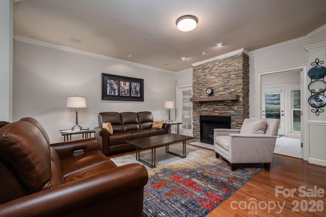 725 Hanna Woods Drive, Cramerton, NC 28032