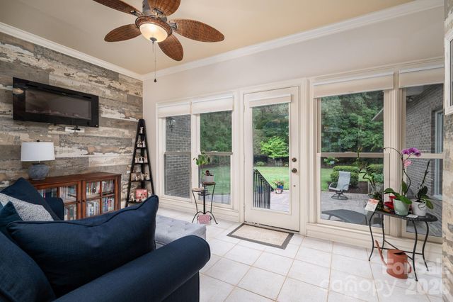 725 Hanna Woods Drive, Cramerton, NC 28032