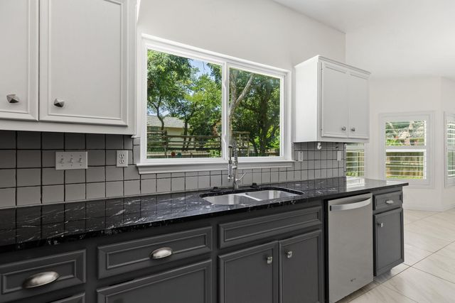 1900 Chaparral DR, Round Rock, TX 78681