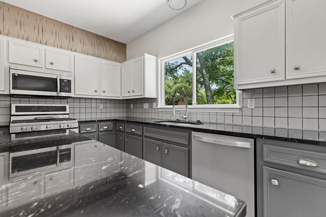 1900 Chaparral DR, Round Rock, TX 78681