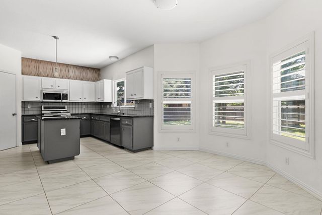 1900 Chaparral DR, Round Rock, TX 78681