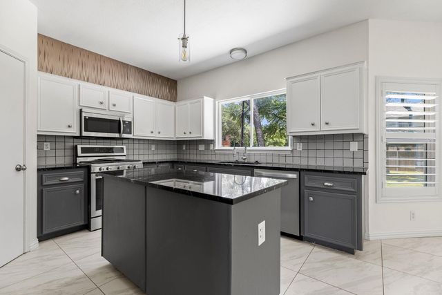 1900 Chaparral DR, Round Rock, TX 78681