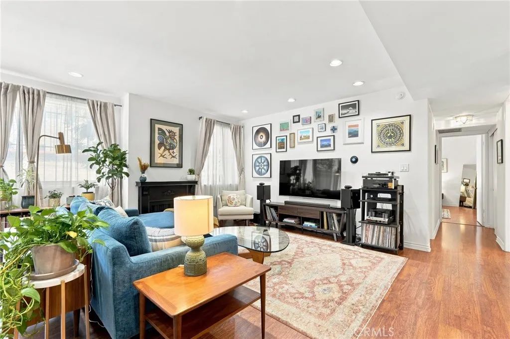 3315 Griffith Park Boulevard 109, Los Angeles, CA 90027