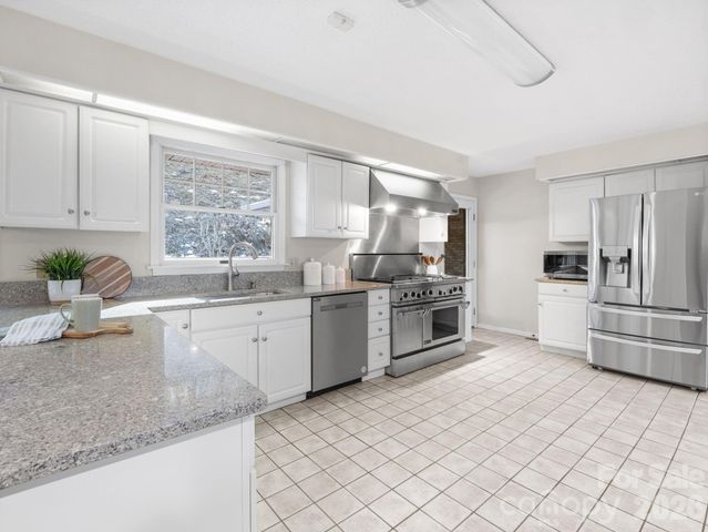 310 Claremont Drive, Flat Rock, NC 28731