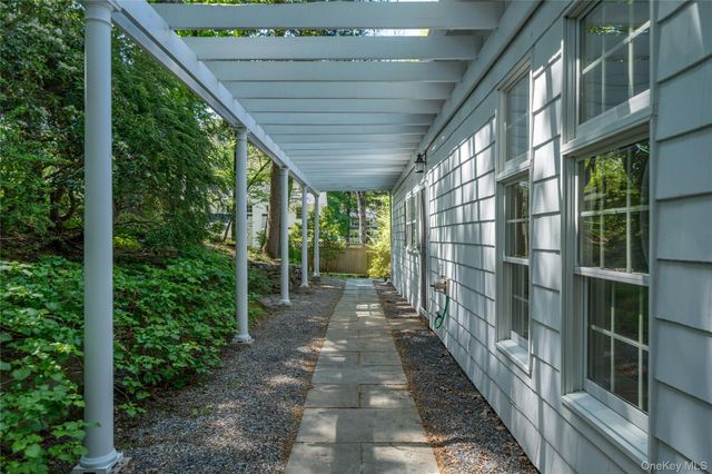 105 Douglas Road, Chappaqua, NY 10514