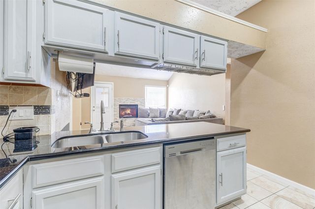 1304 Chelsea Lane, Pearland, TX 77581