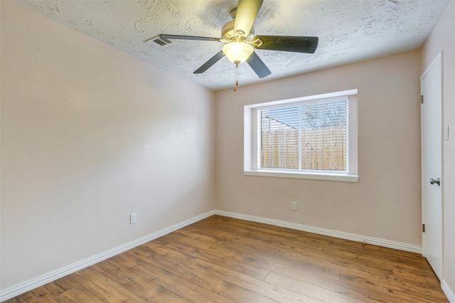 1304 Chelsea Lane, Pearland, TX 77581