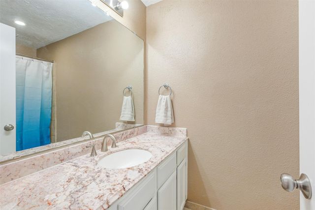 1304 Chelsea Lane, Pearland, TX 77581