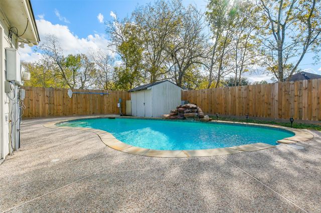 1304 Chelsea Lane, Pearland, TX 77581