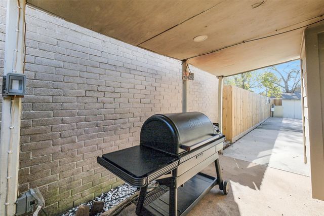 1304 Chelsea Lane, Pearland, TX 77581