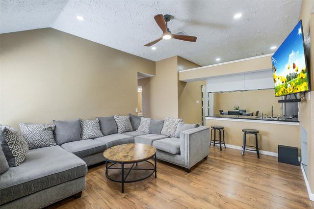 1304 Chelsea Lane, Pearland, TX 77581