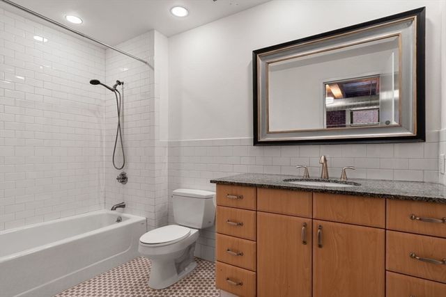 9 West Broadway 404, Boston, MA 02127