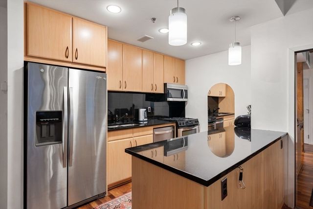 9 West Broadway 404, Boston, MA 02127