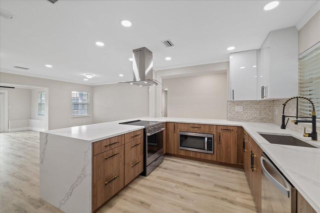 504 DRIFTWOOD DRIVE E, Palm Harbor, FL 34683